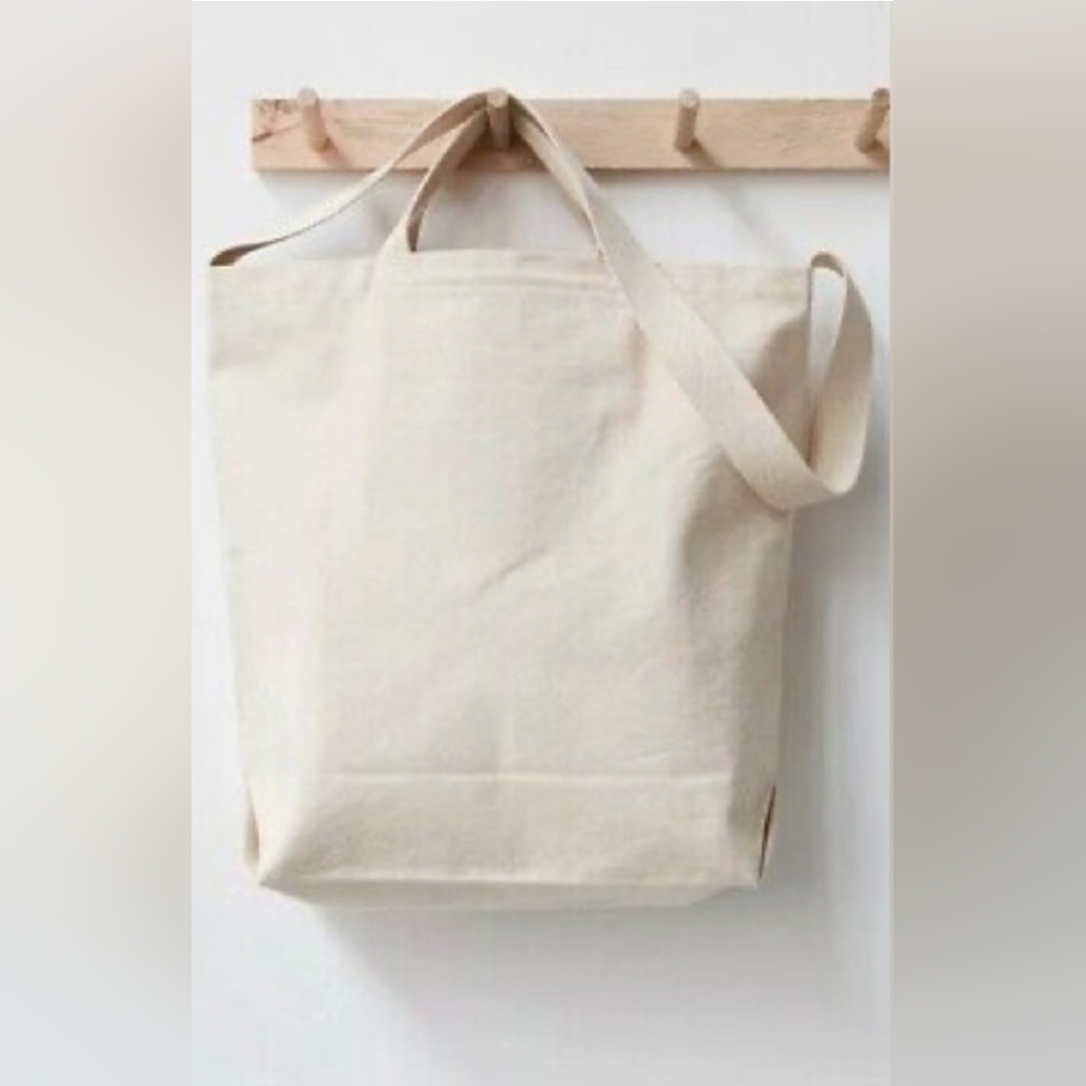 Free People Going Places Graphic Heart Canvas Tote NWOT - Picture 3 of 15
